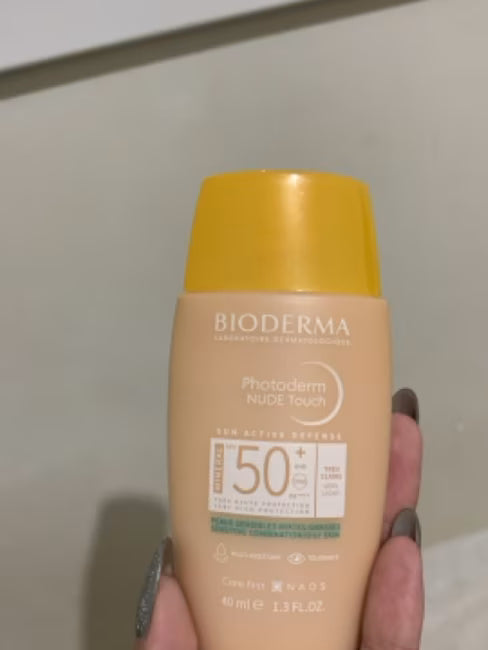 Protetor Solar Facial Bioderma Photoderm Nude Touch FPS 50+ Cor Claro 40ml